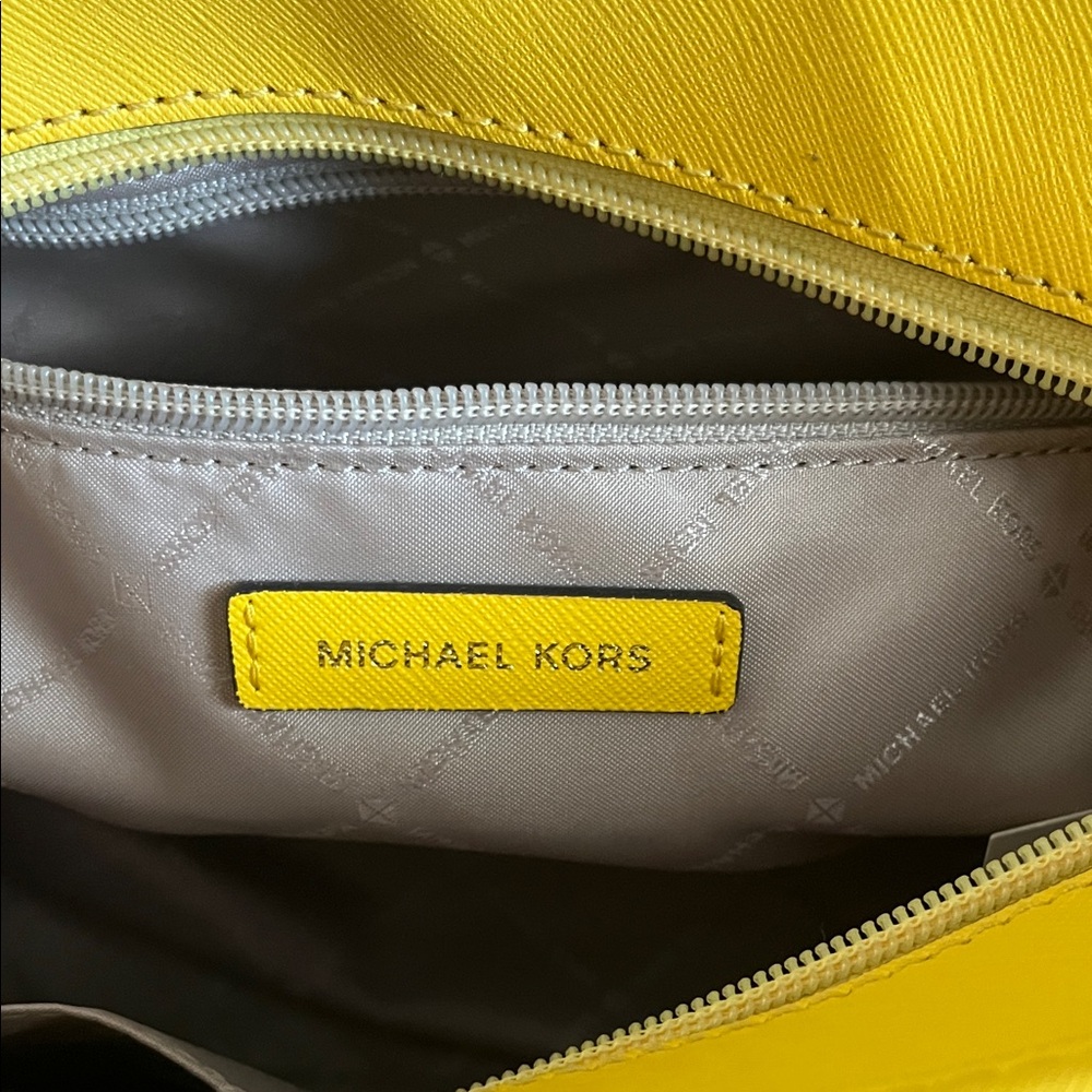 Michael Kors Citrus π Jet Set Travel Tote Leather with Removable Strap - Picture 3 of 16